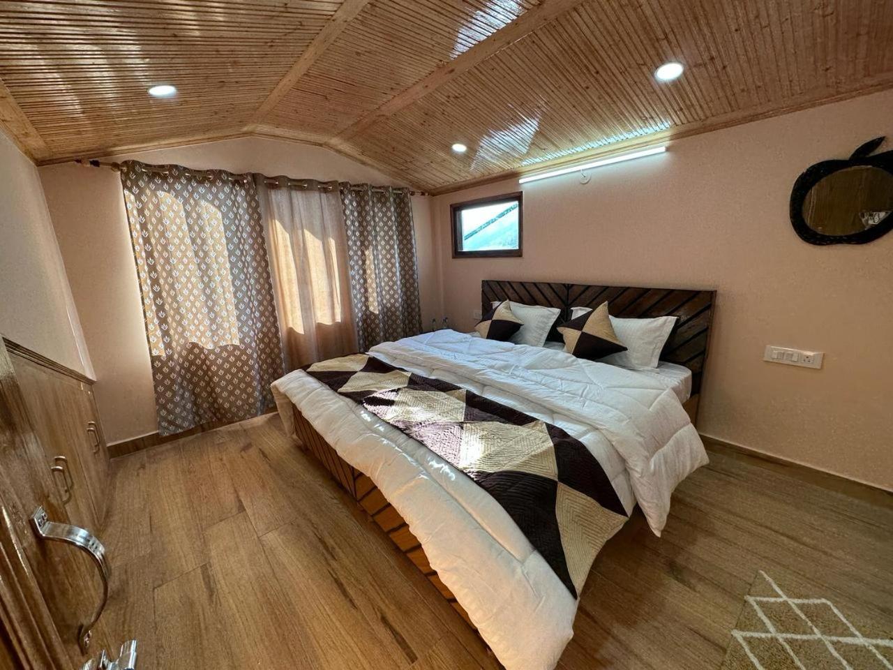 Nav Nidhi B&B Шимла Екстериор снимка